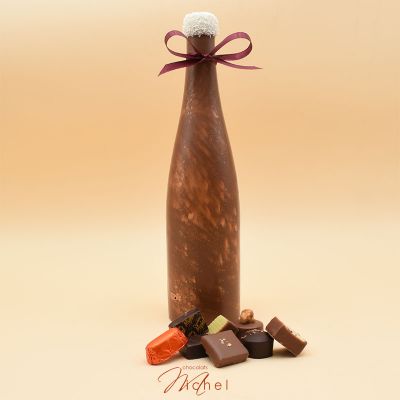Bouteille lait garnie chocolats assortis - 480g