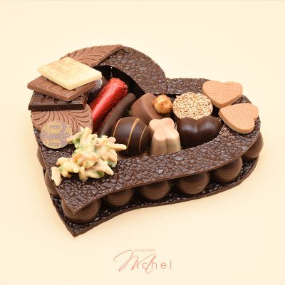 Coffret coeur noir- chocolats assortis - 320g